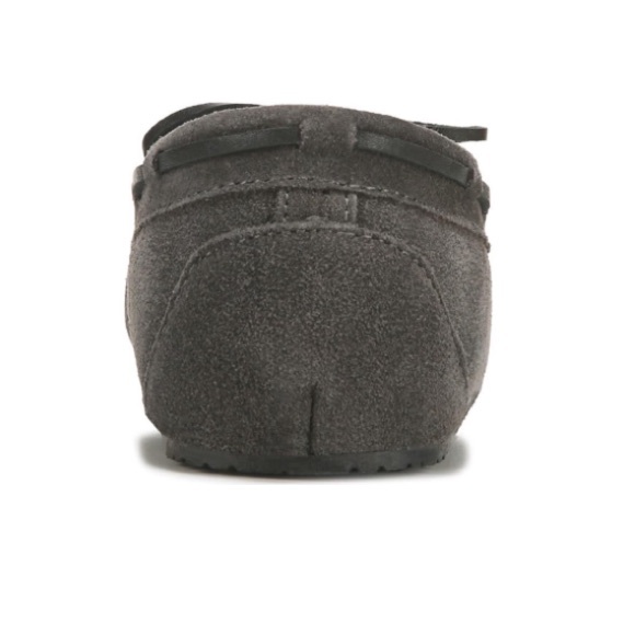 NIB Minnetonka Women’s Charcoal Britt Trapper Moccasin Slippers - Picture 3 of 5